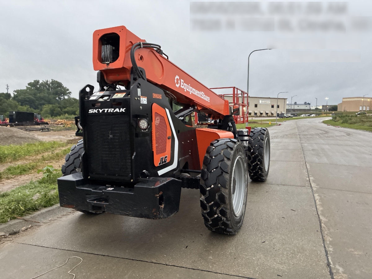 2024 SKYTRAK 8042