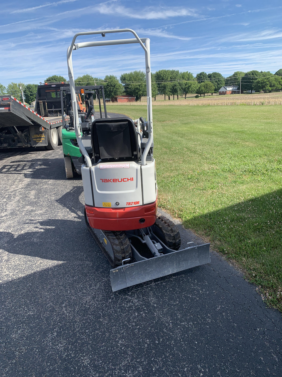 2022 TAKEUCHI TB210R