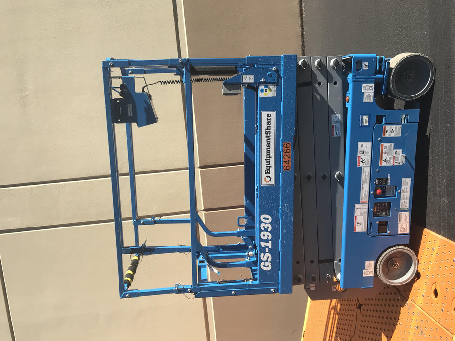2020 Genie GS-1930 Solid Non Marking Tires, Beacon, Folding rails with half height swing gate, 800W Inverter