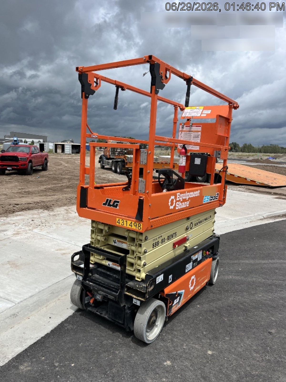 2024 JLG ES1932