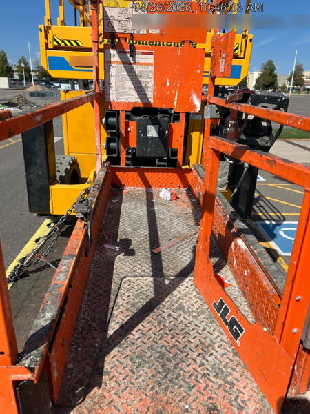 2022 JLG ES1932