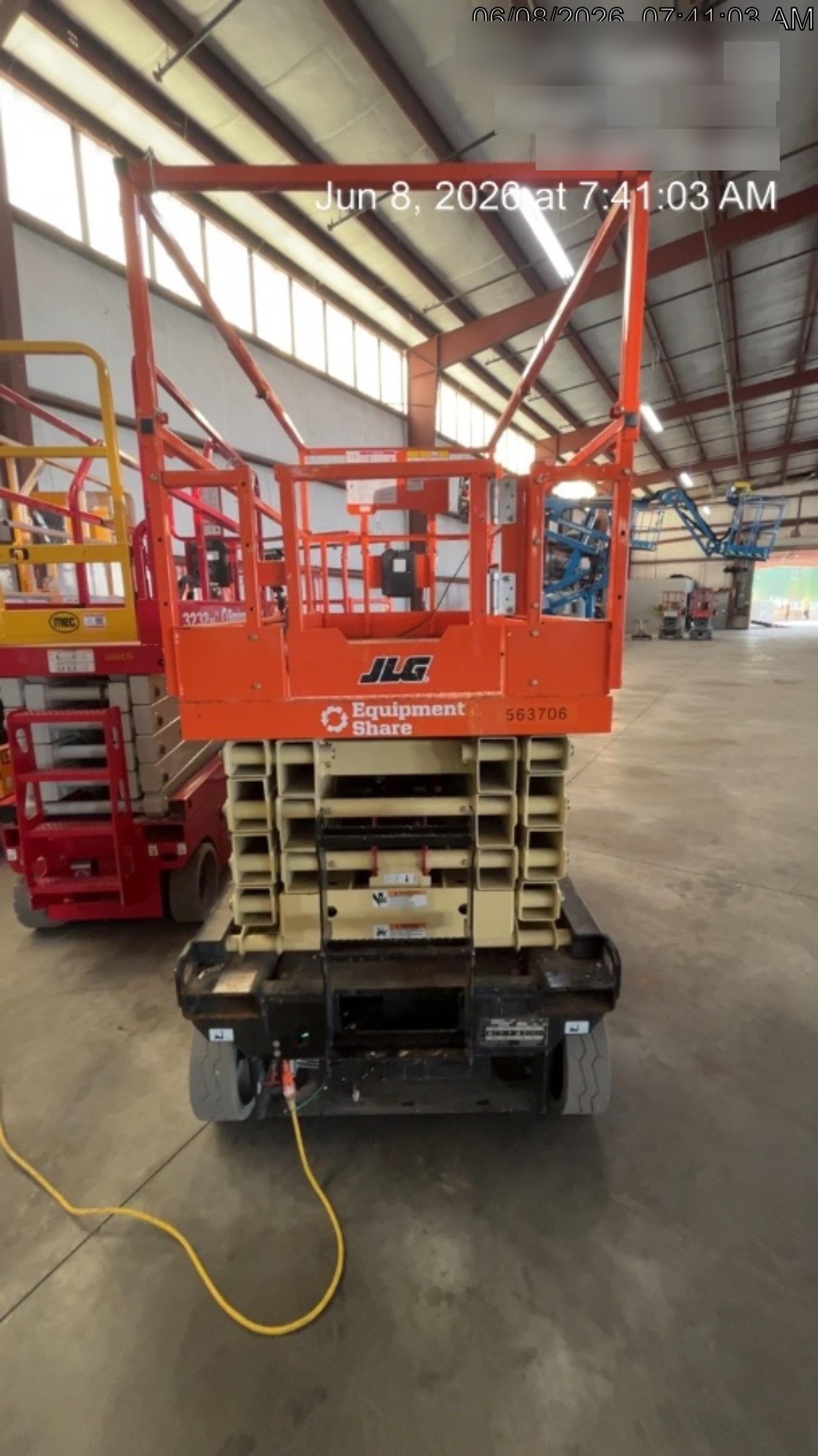 2025 JLG ES3246