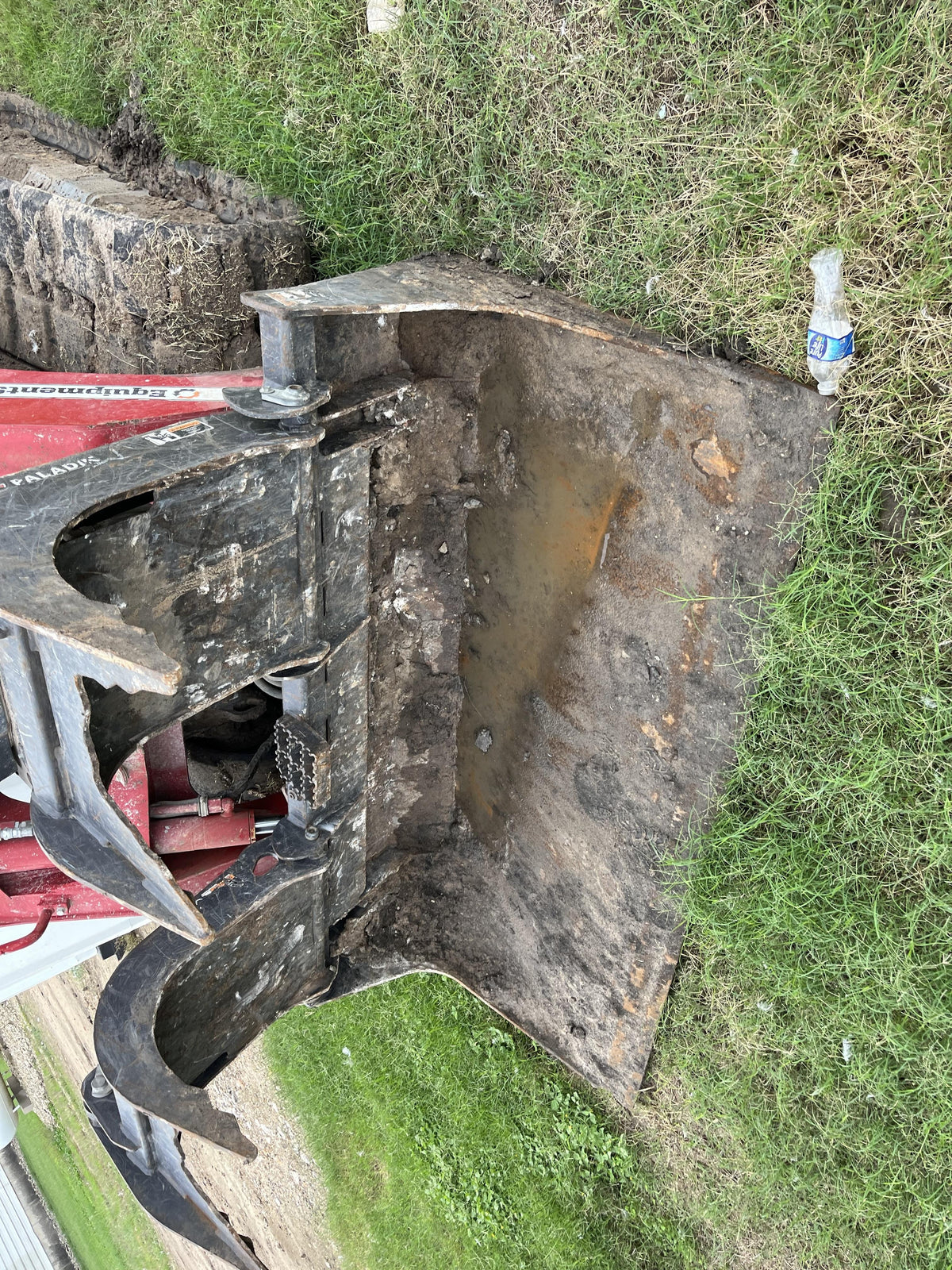 2020 PALADIN 76" Scrap Grapple Bucket - Paladin