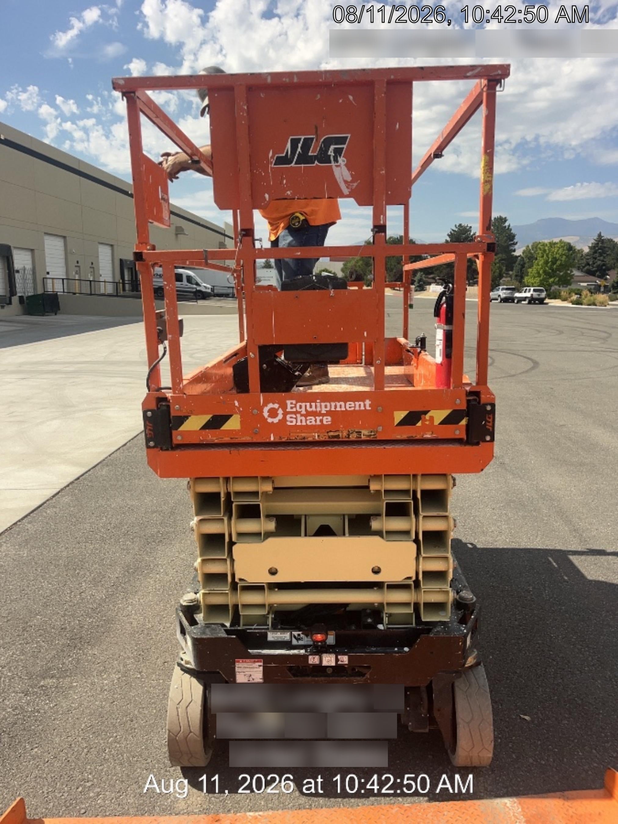 2022 JLG ES3246