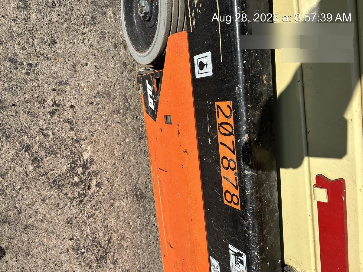 2022 JLG R1932