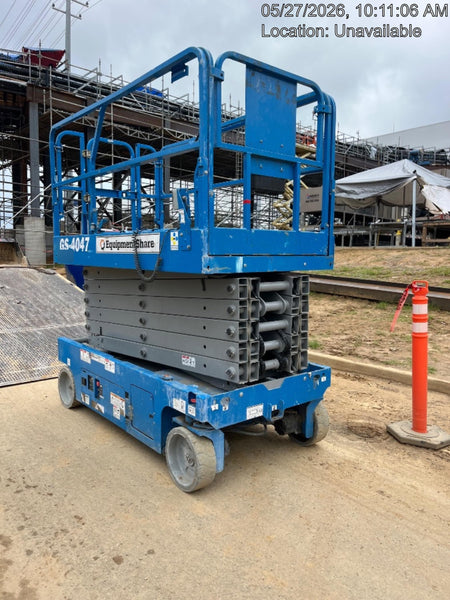 2019 Genie GS-4047 Folding rails with half height swing gate