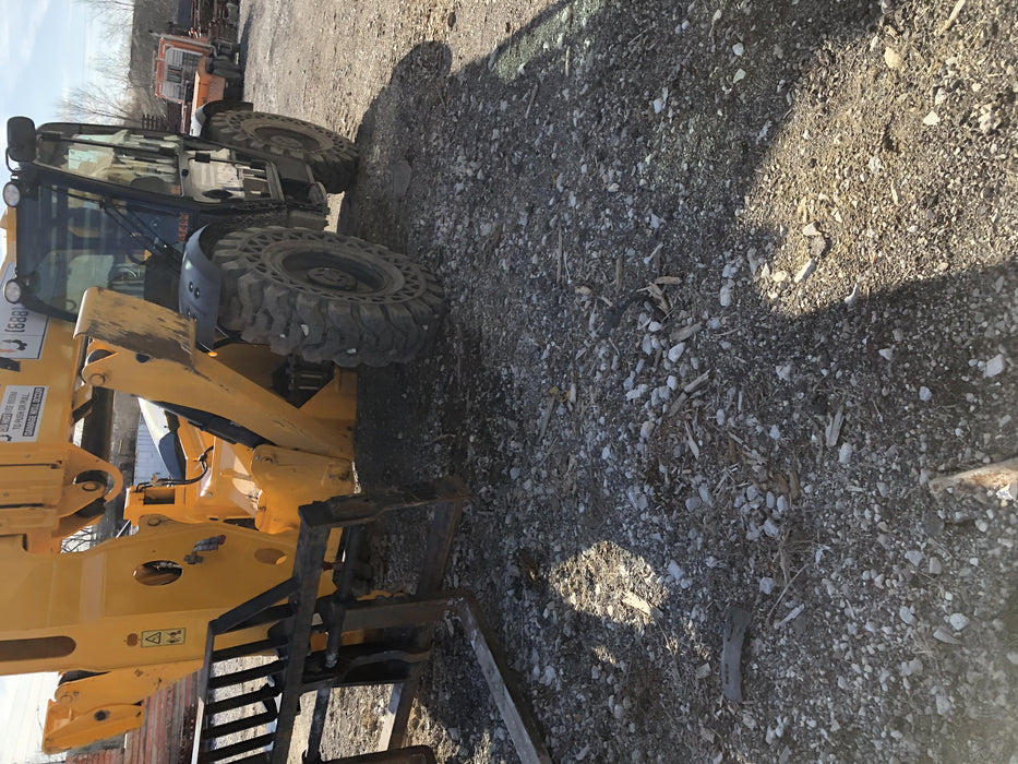 2020 JCB 510-56 Cab/Heat/Air, 74 HP, Solid Tires, STD Worklight, Beacon, Aux Hydraulics, Lifting Eye, Back up Alarm w/66" Carriage/60" Forks