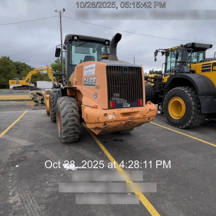 2016 Case 621F CLOSED CAB, JRB 416 STYLE HYD COUPLER