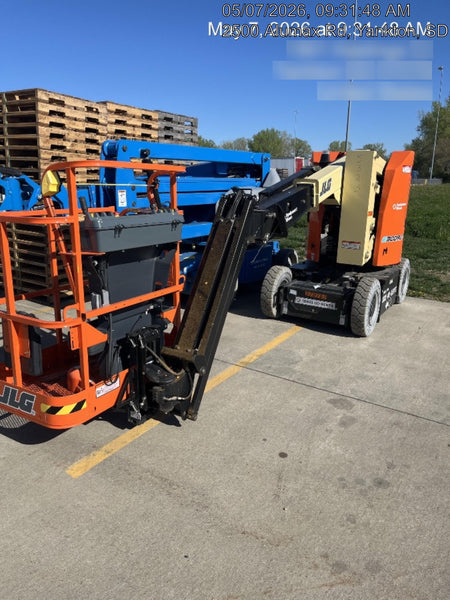 2025 JLG E300AJP