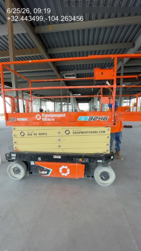 2022 JLG ES3246