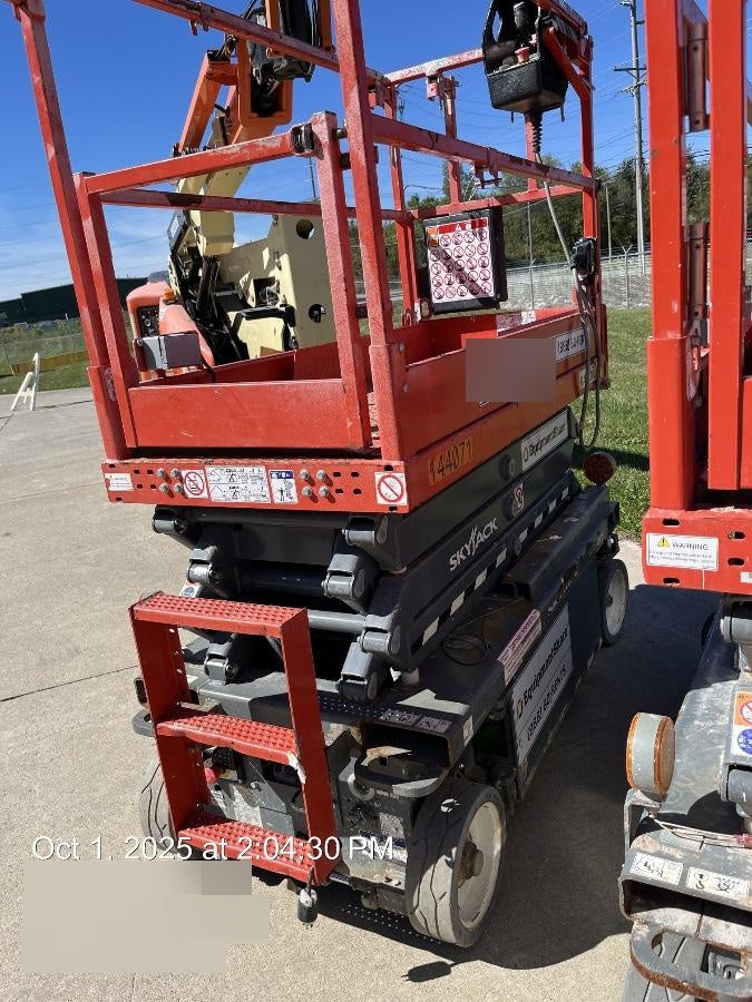 2021 SKYJACK SJ3219