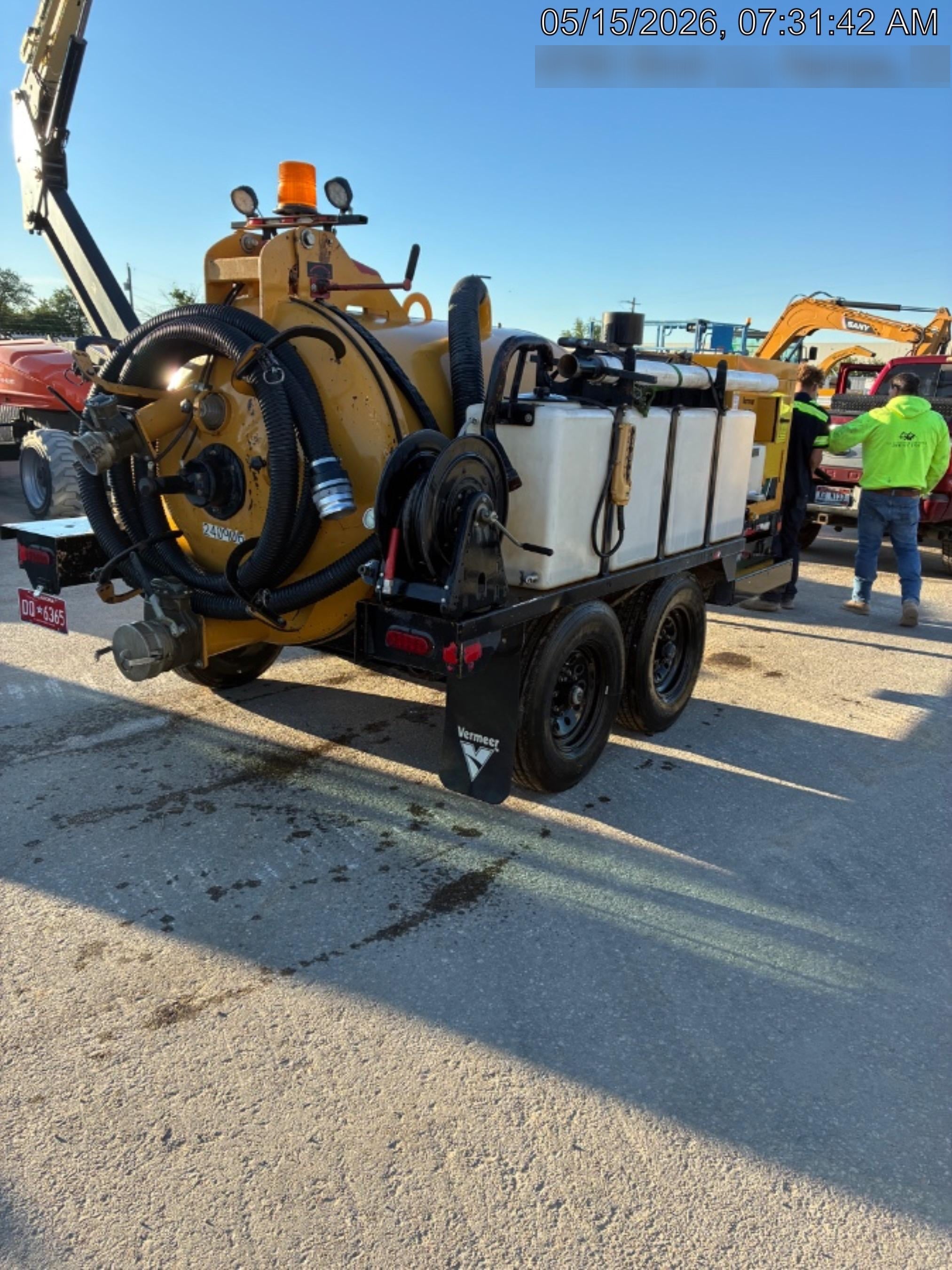 2022 VAC-TRON LP573XDT