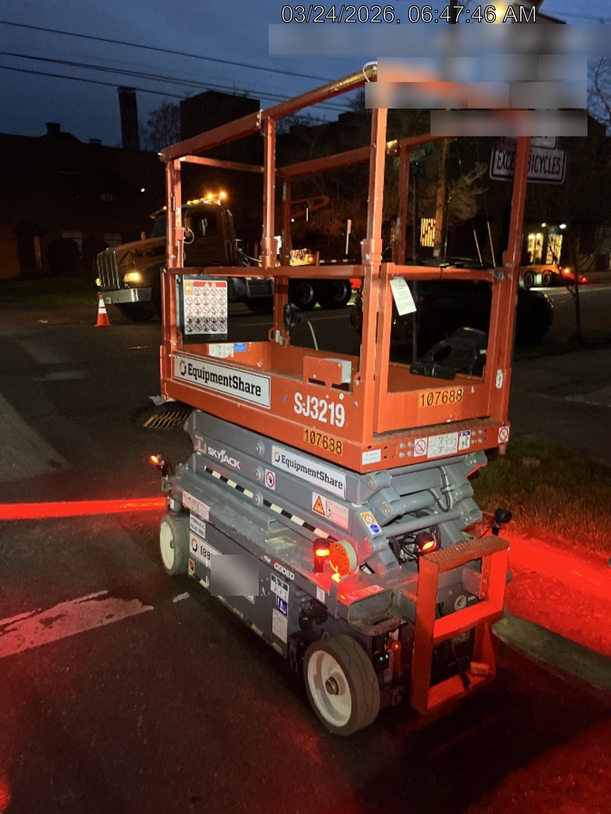 2020 Skyjack SJIII-3219 Solid NM Tires, Half height spring hinged entry gate, Dual Beacons, 800W Inverter