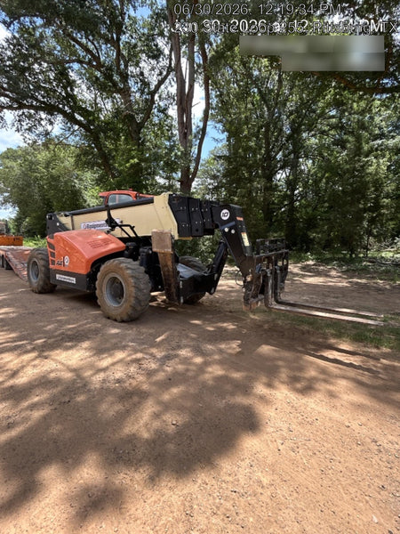 2022 JLG 1075