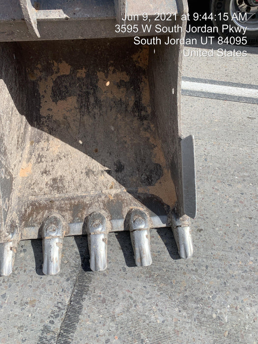 2020 DOOSAN 24" Bucket-Doosan