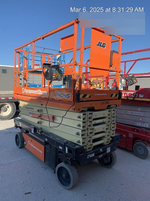 2022 JLG R4045