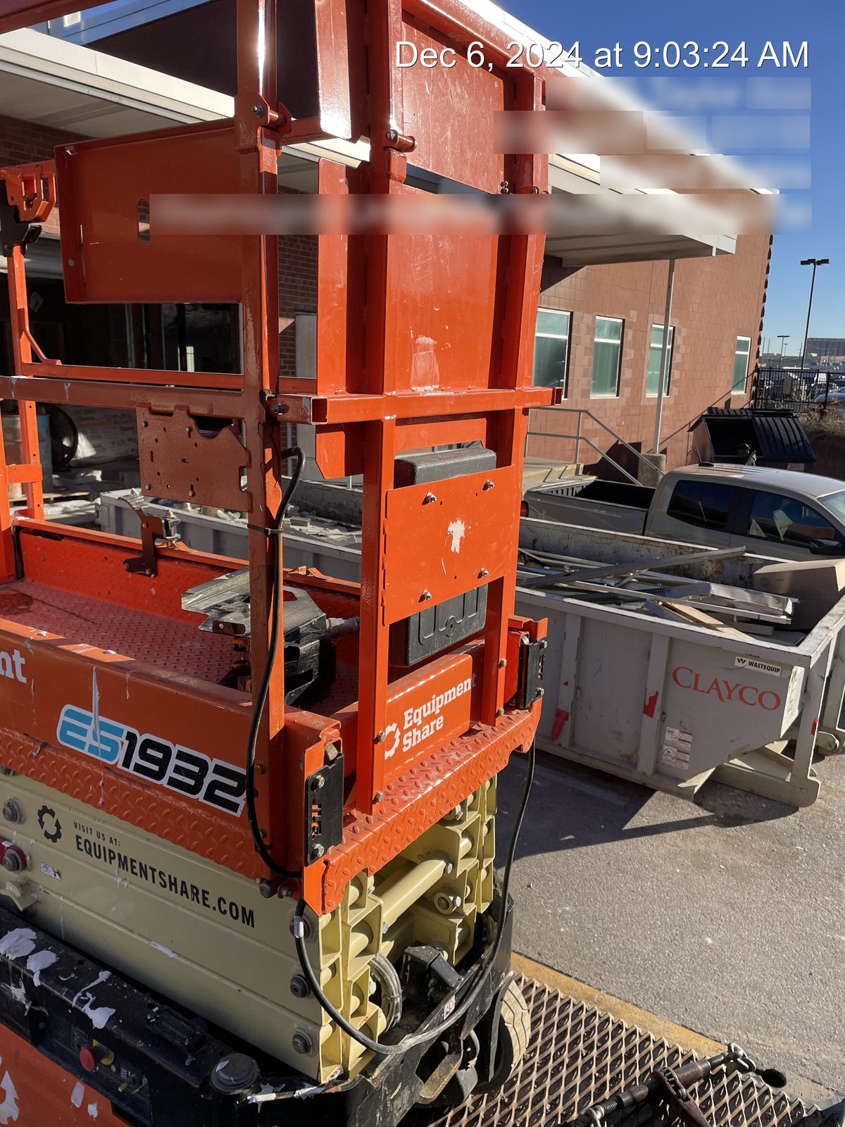 2022 JLG ES1932