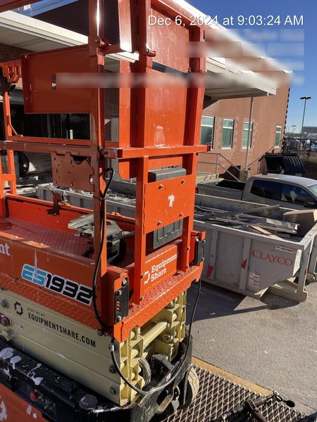 2022 JLG ES1932