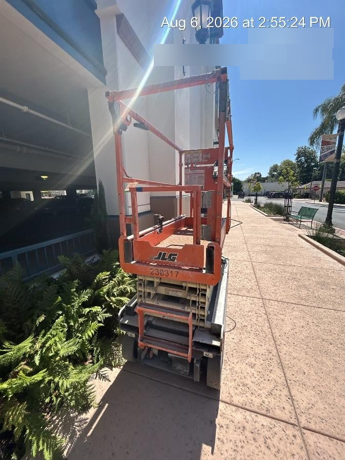 2022 JLG ES1932