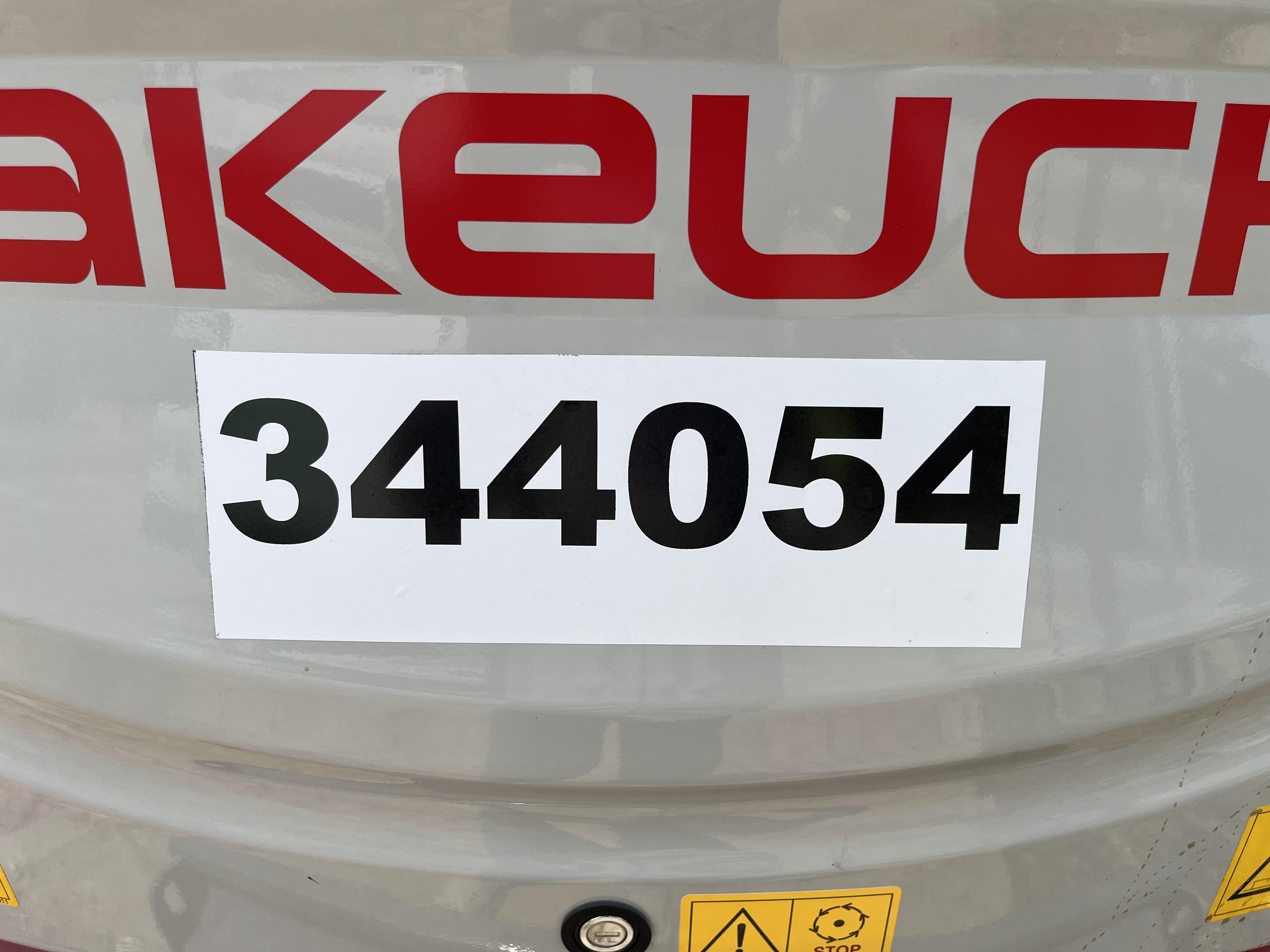2023 TAKEUCHI TB235-2R
