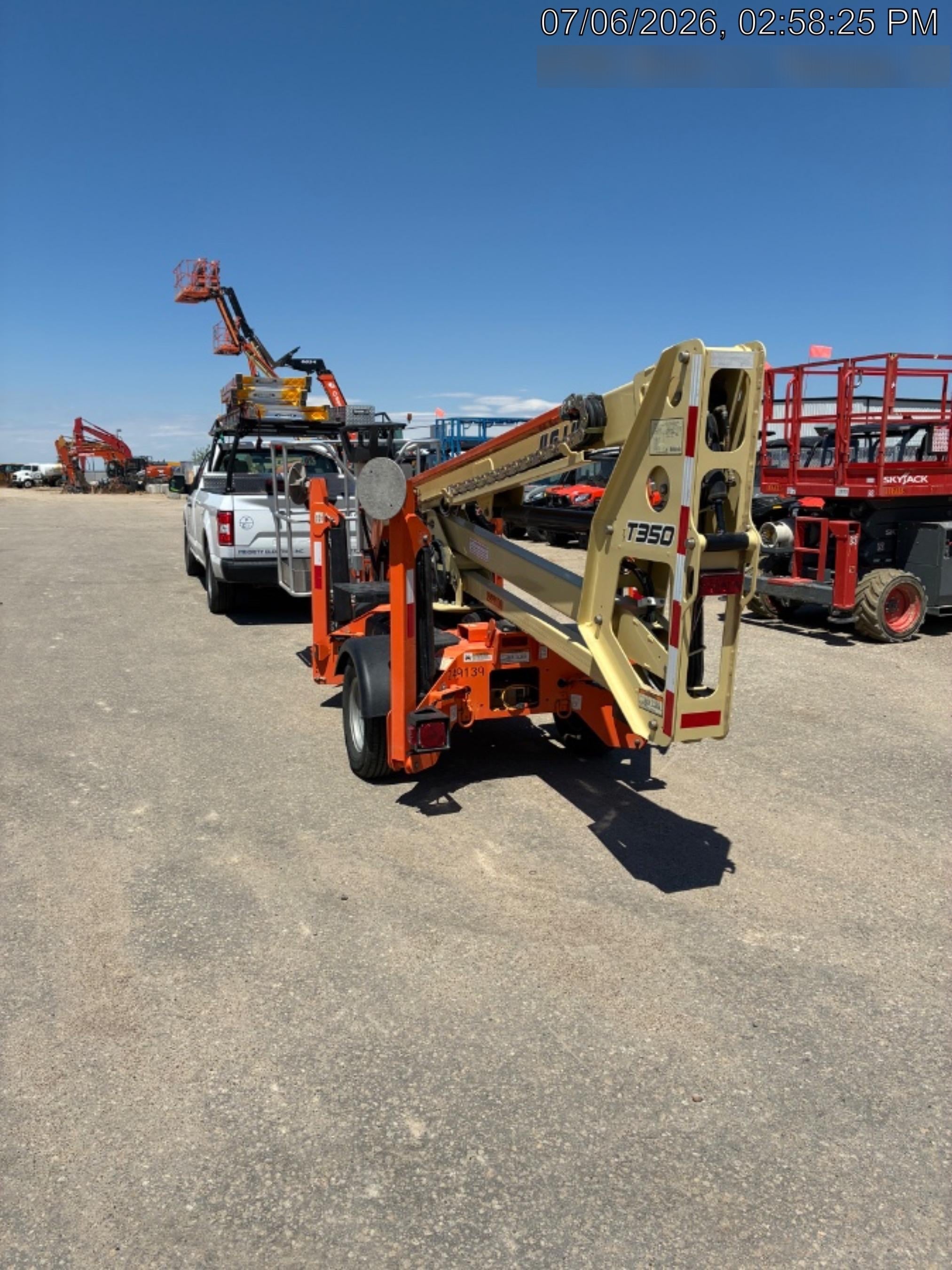 2022 JLG T350