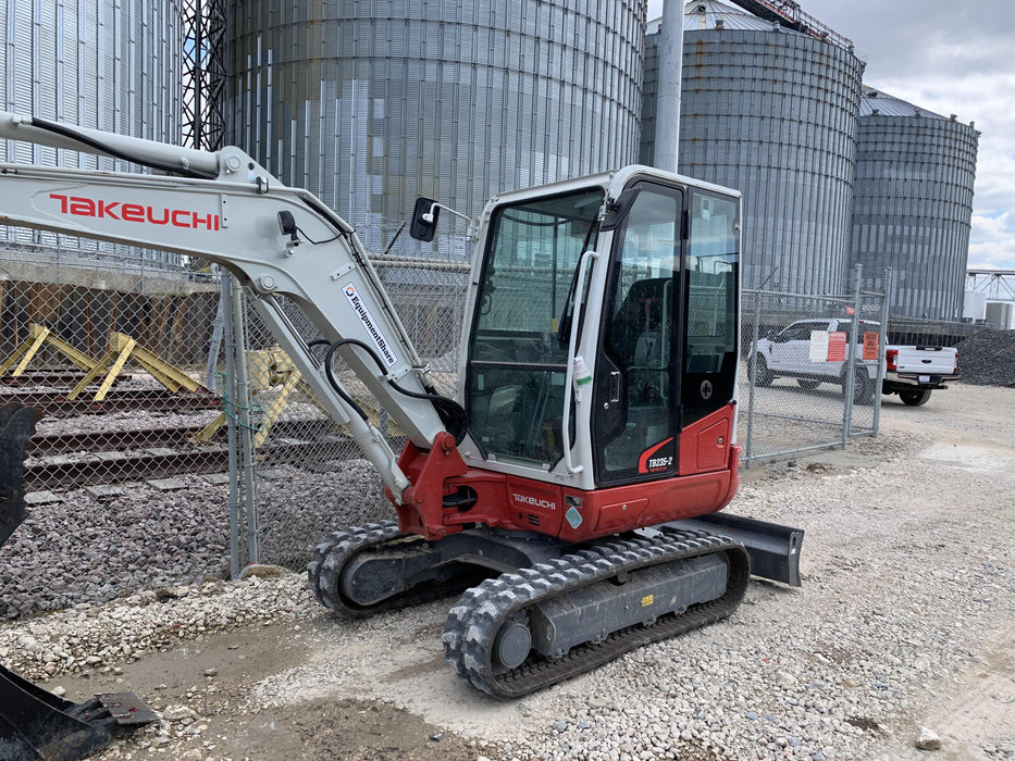 2020 TAKEUCHI TB-235-2CR