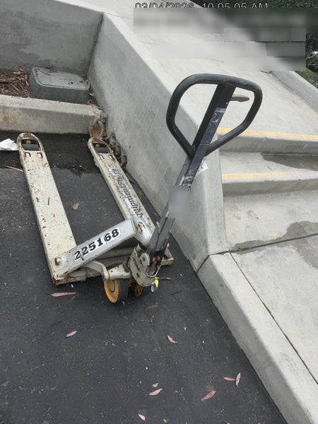 2022 CROWN 5,500lb Manual Pallet Jack - Crown