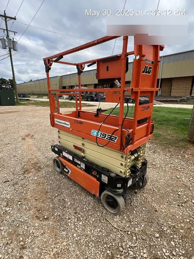 2022 JLG ES1932
