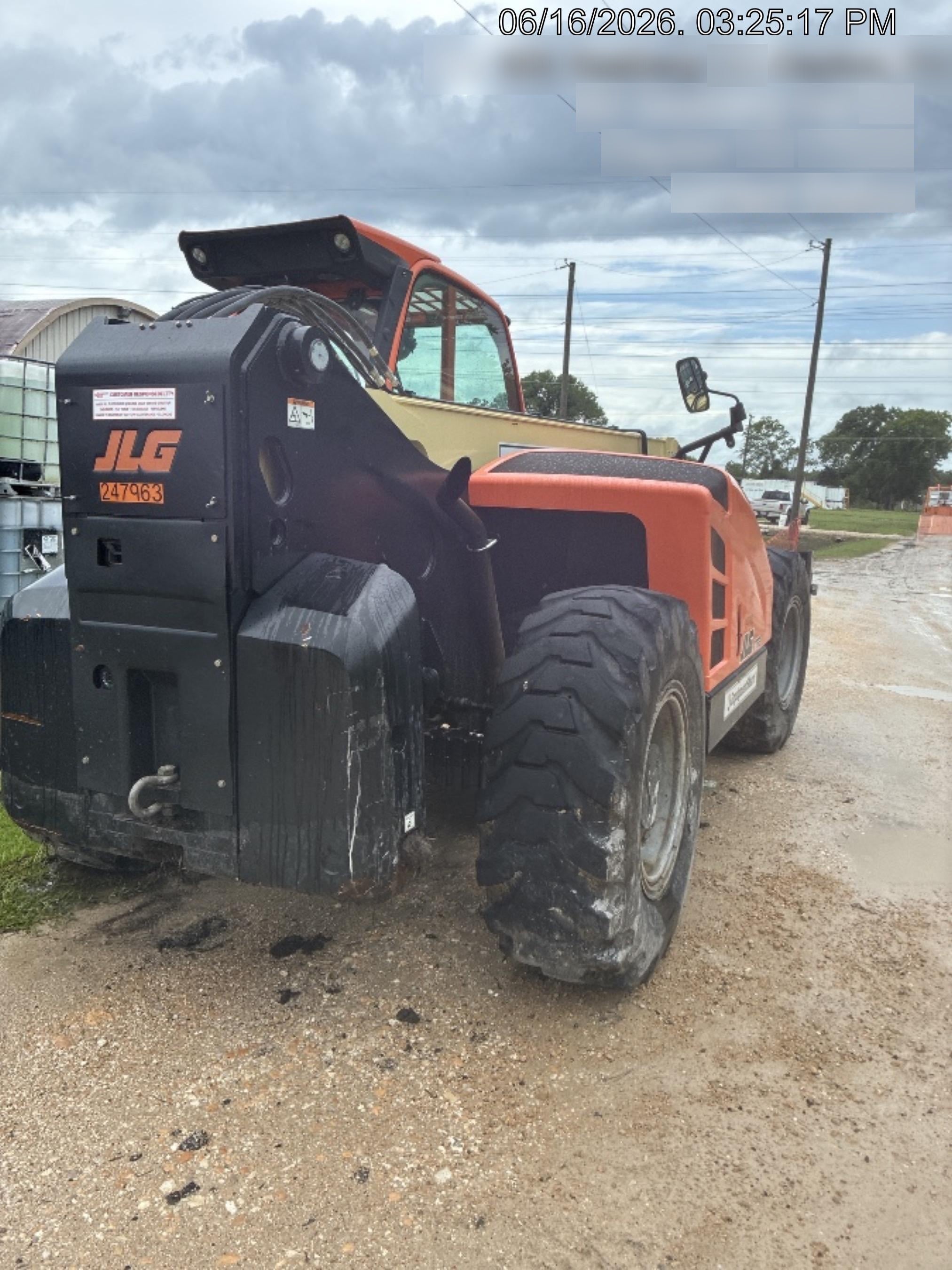2022 JLG 1732