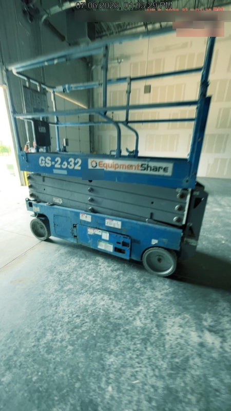 2019 Genie GS-2632 Folding rails with half height swing gate