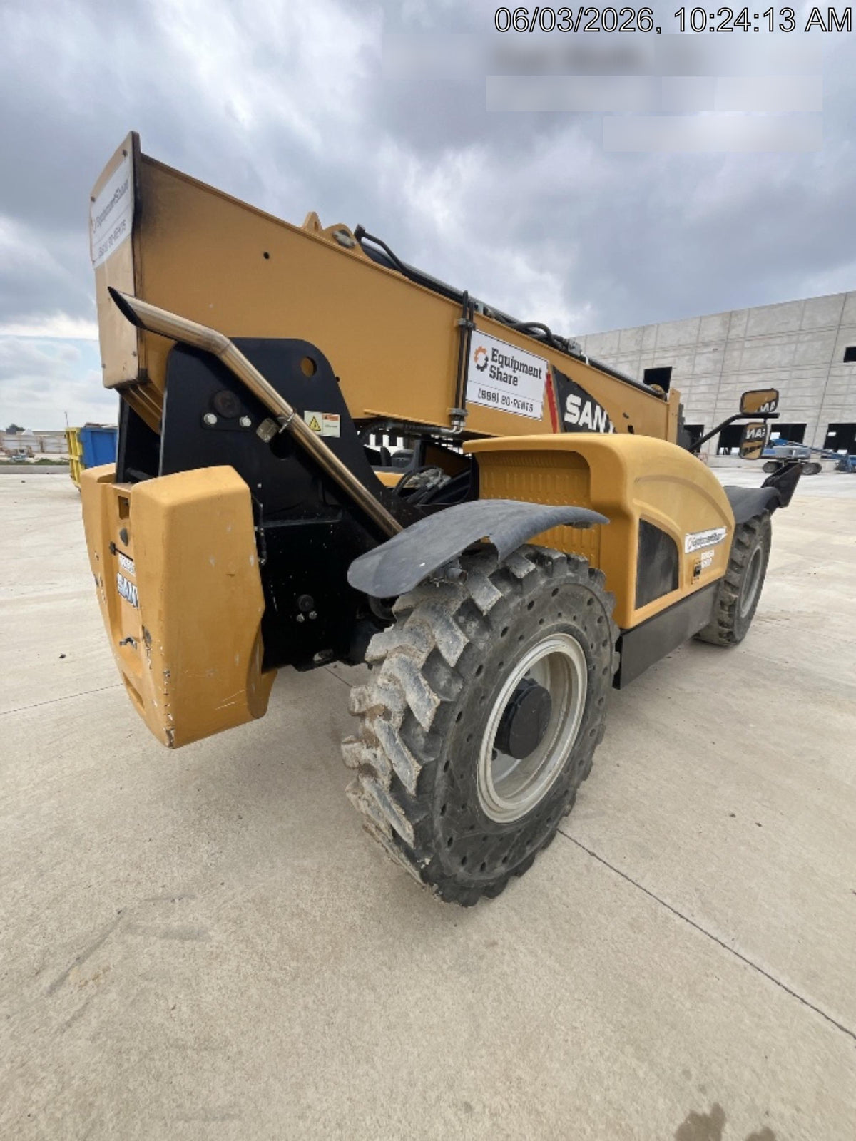 2022 SANY STH1056