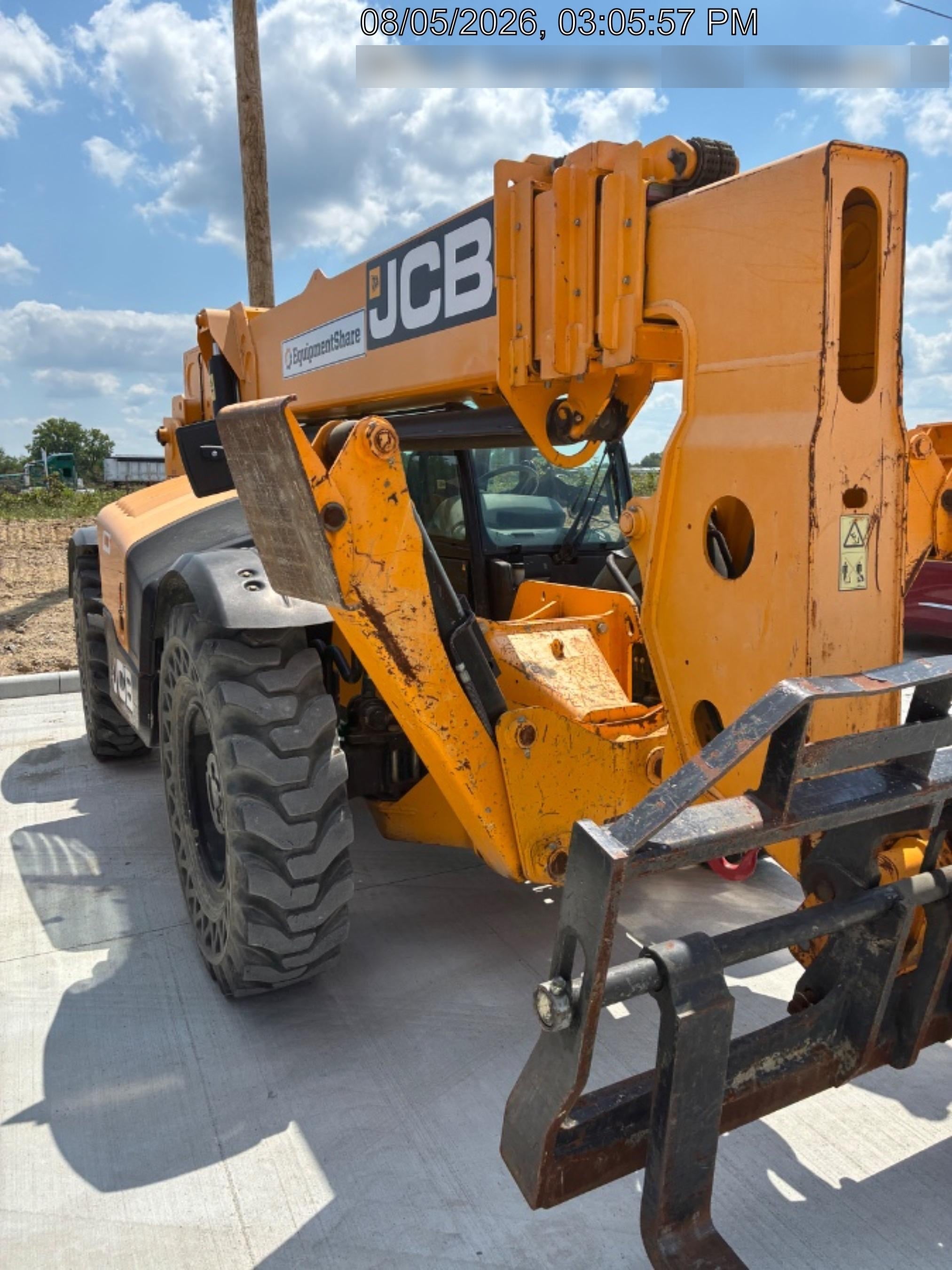 2019 JCB 510-56 74 HP w/CAB/HVAC, Beacon, Worklights, Aux Hydraulics, Solid Tires 72" Carriage/60" Forks