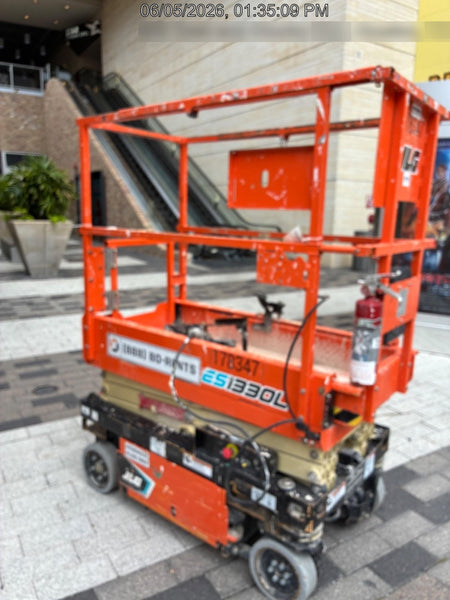 2021 JLG ES1330L