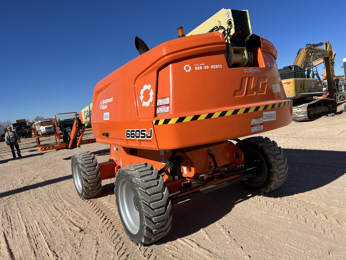 2022 JLG 660SJ