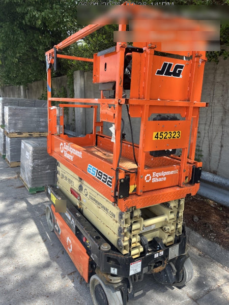 2024 JLG ES1932