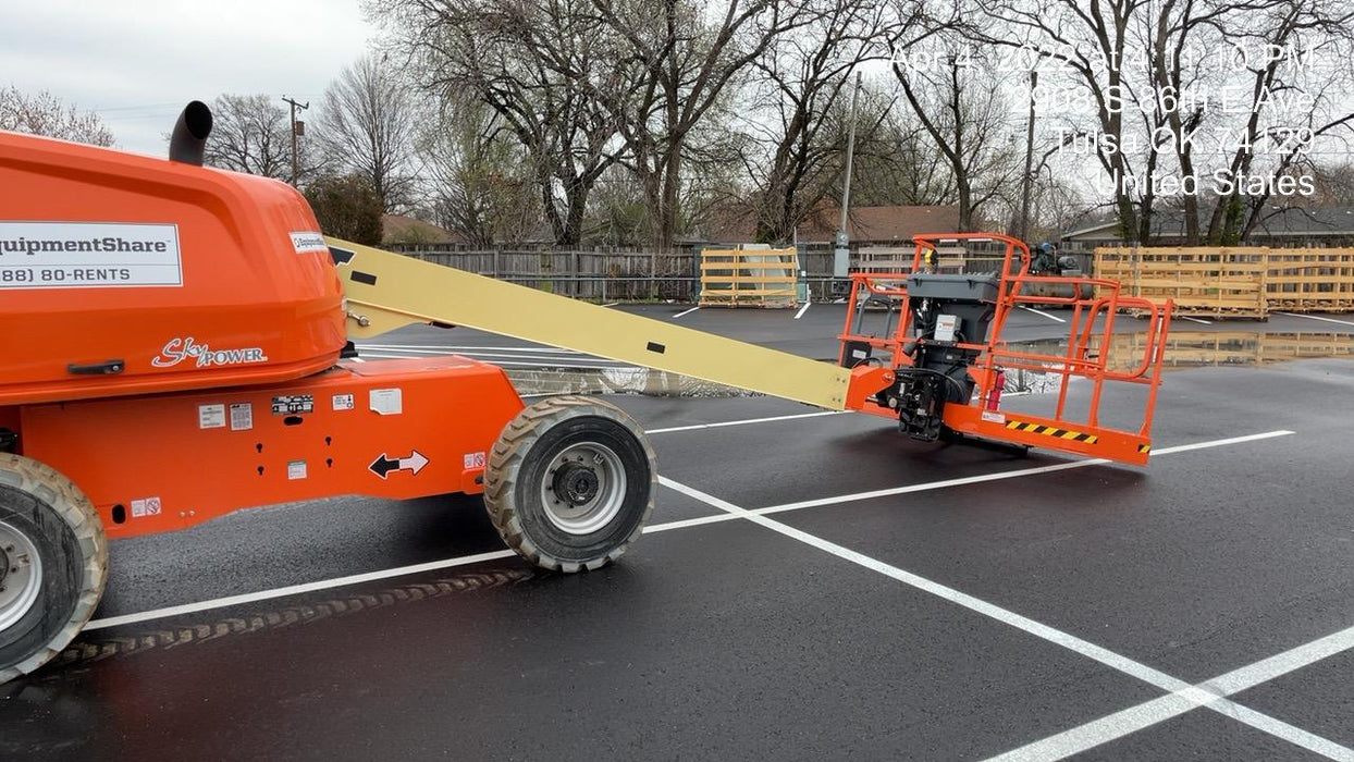 2021 JLG 400S