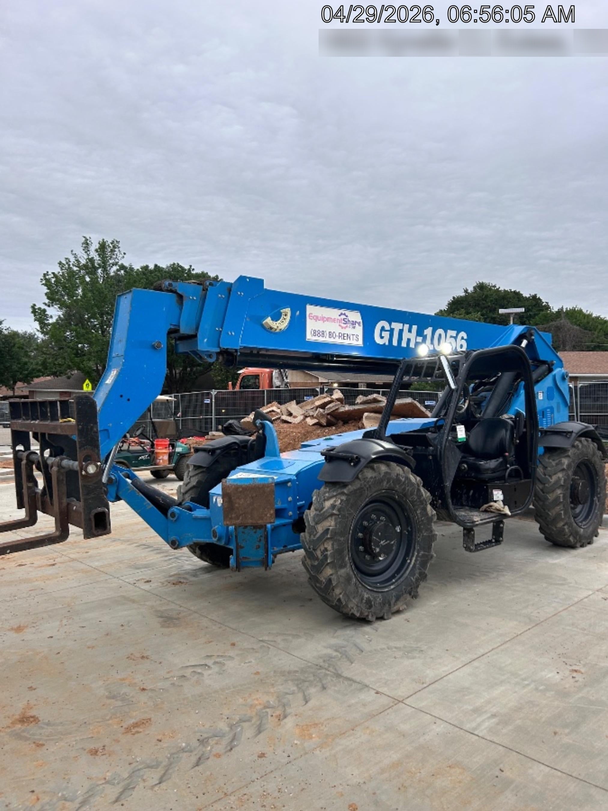 2017 GENIE GTH-1056