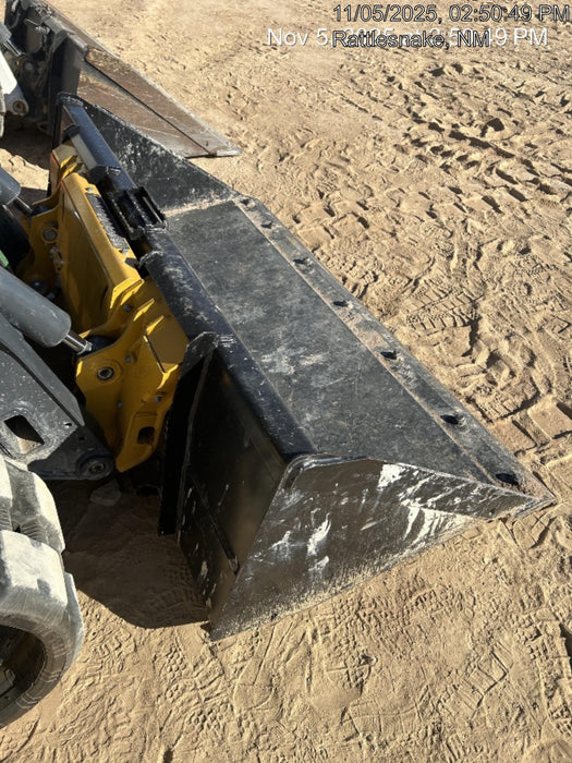 2025 JOHN DEERE 72" Skid Loader Bucket - John Deere C72