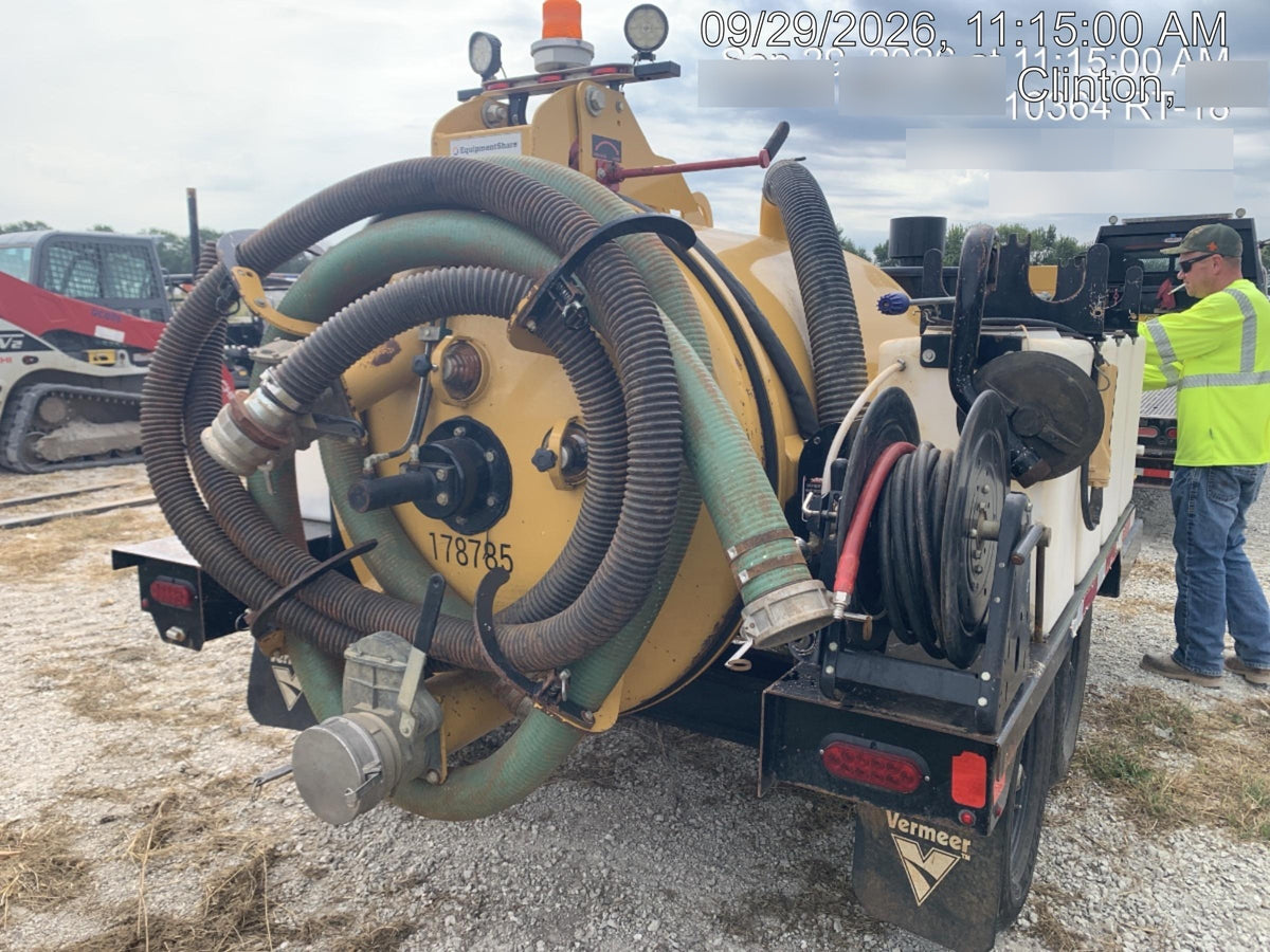 2021 VAC-TRON LP573XDT