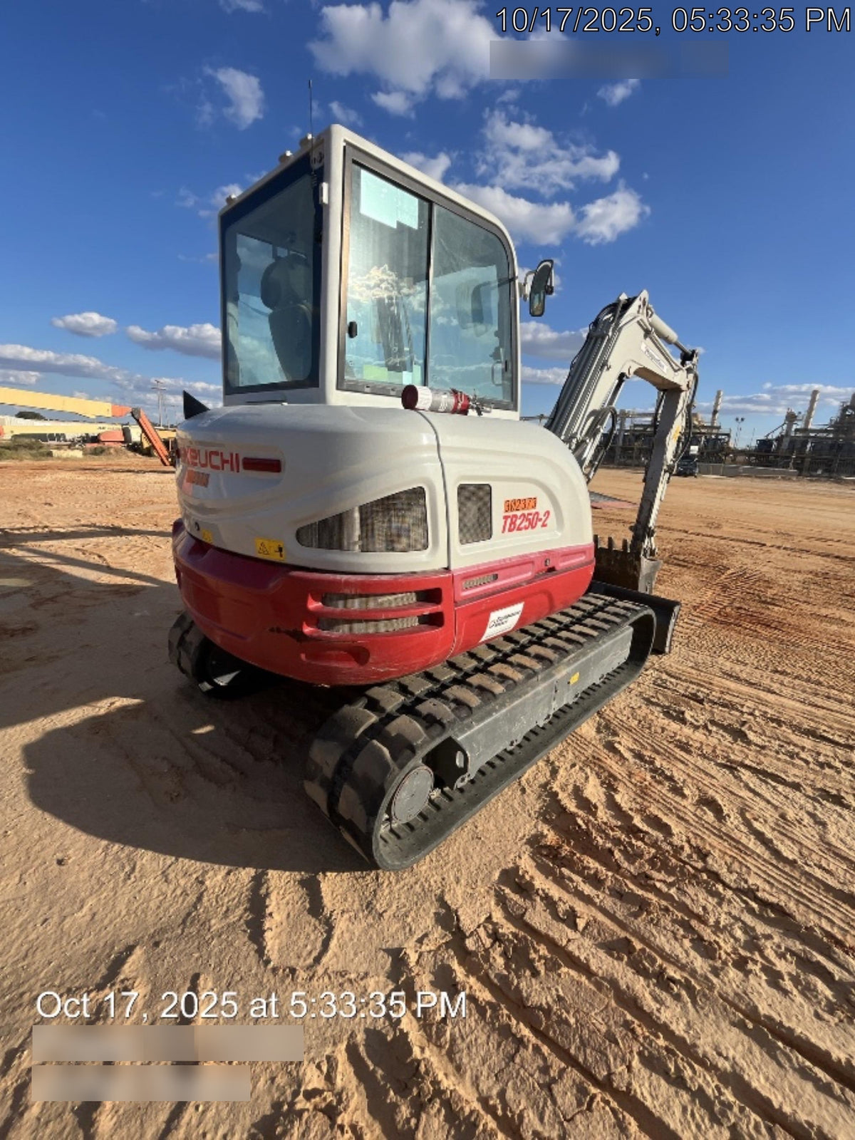 2023 TAKEUCHI TB250-2CR