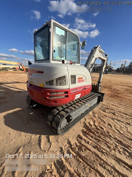 2023 TAKEUCHI TB250-2CR