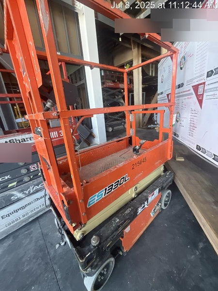 2022 JLG ES1330L