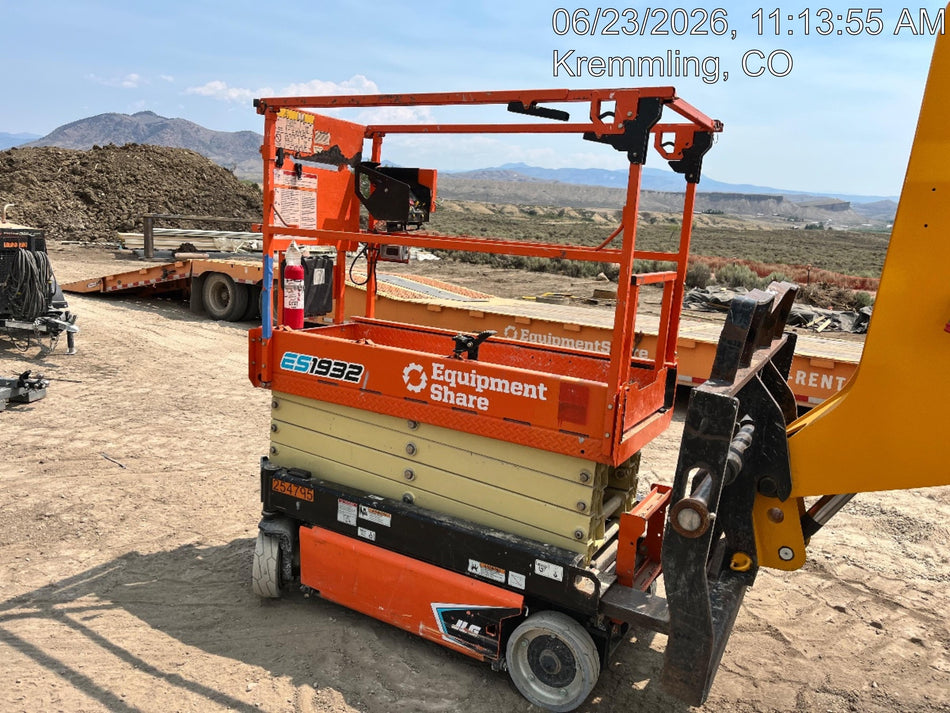 2022 JLG ES1932