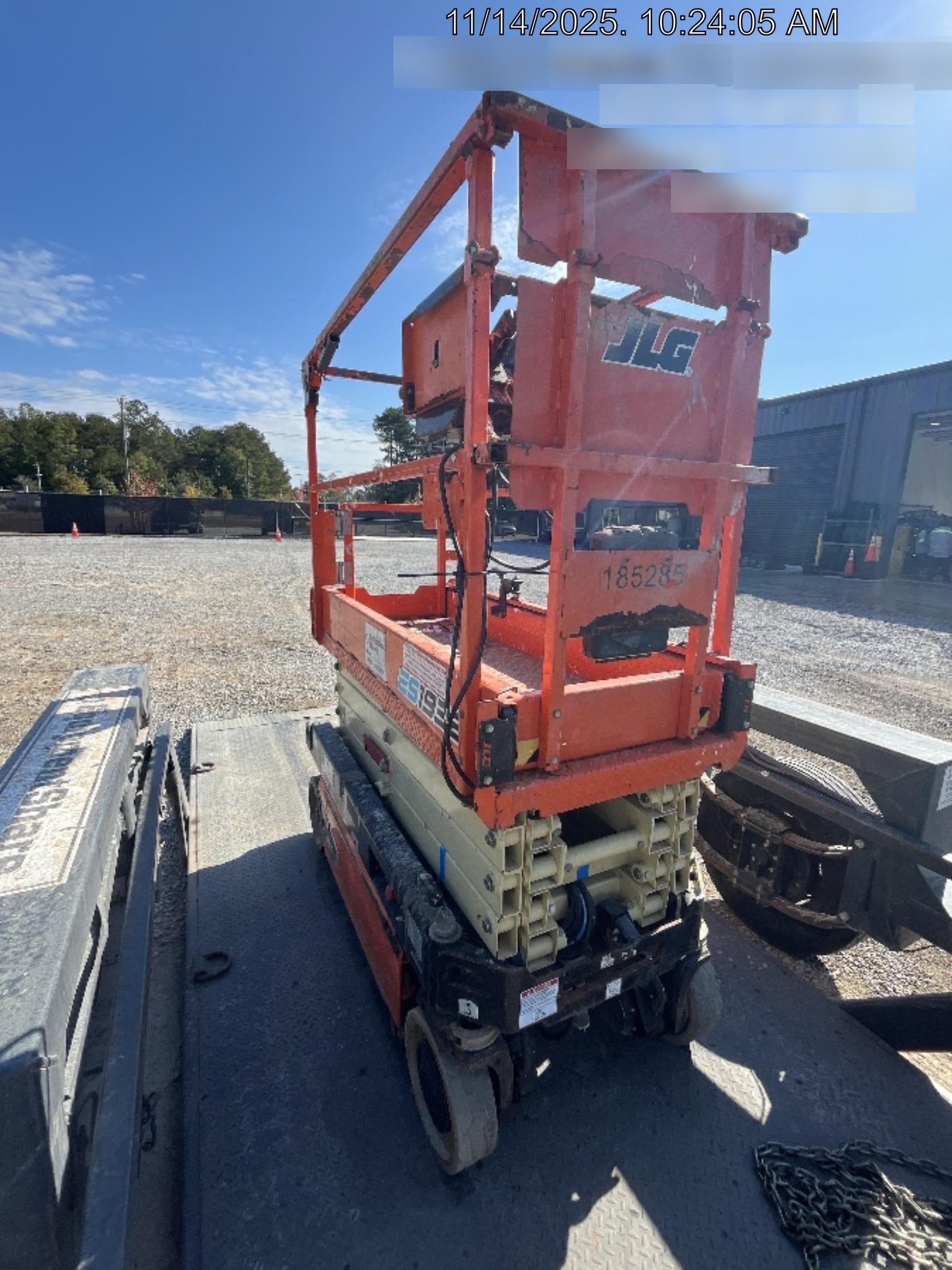 2021 JLG ES1932