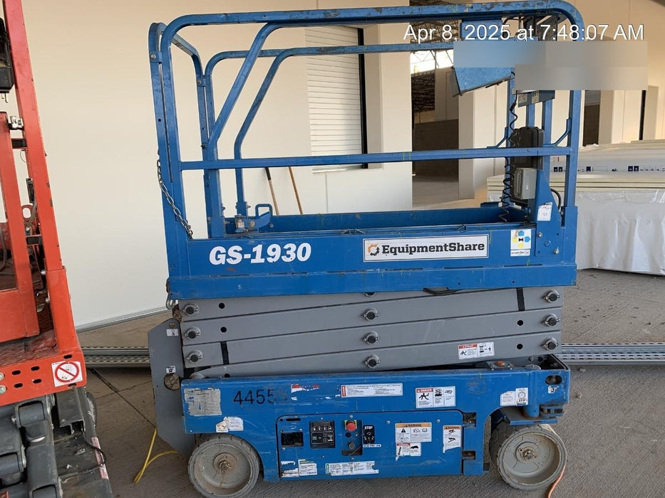 2019 Genie GS-1930 Fixed rails with chain Entry