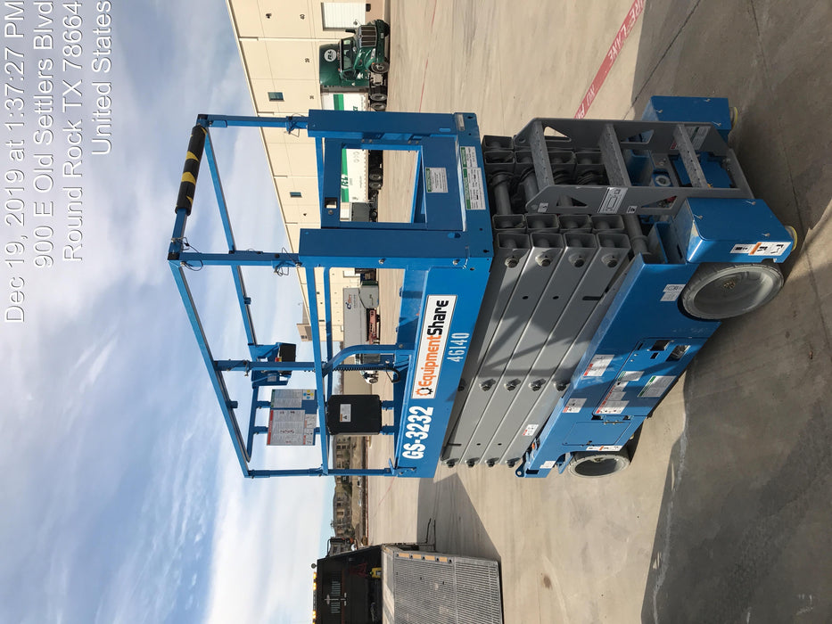 2019 Genie GS-3232 Folding rails with half height swing gate