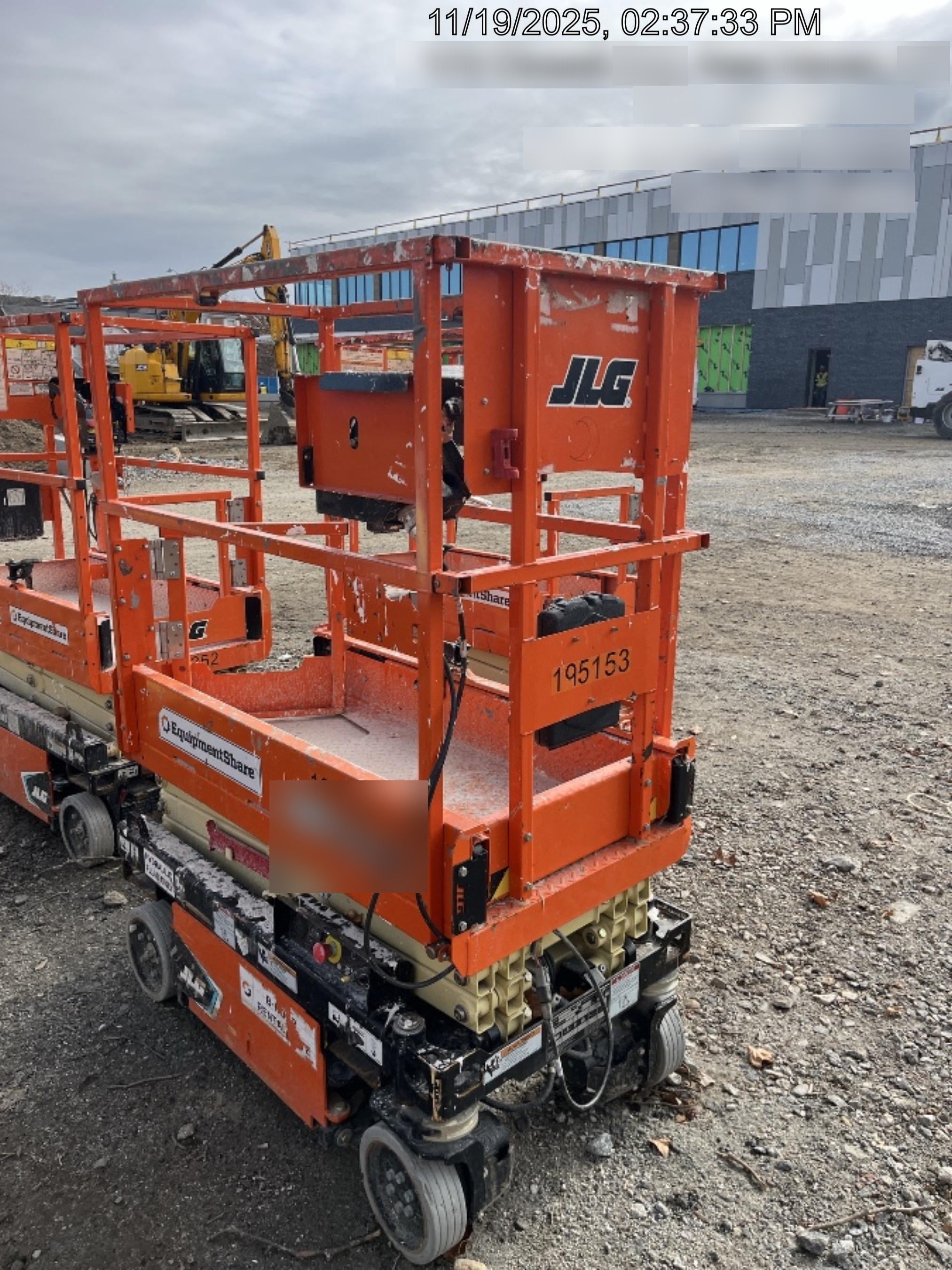 2021 JLG ES1330L