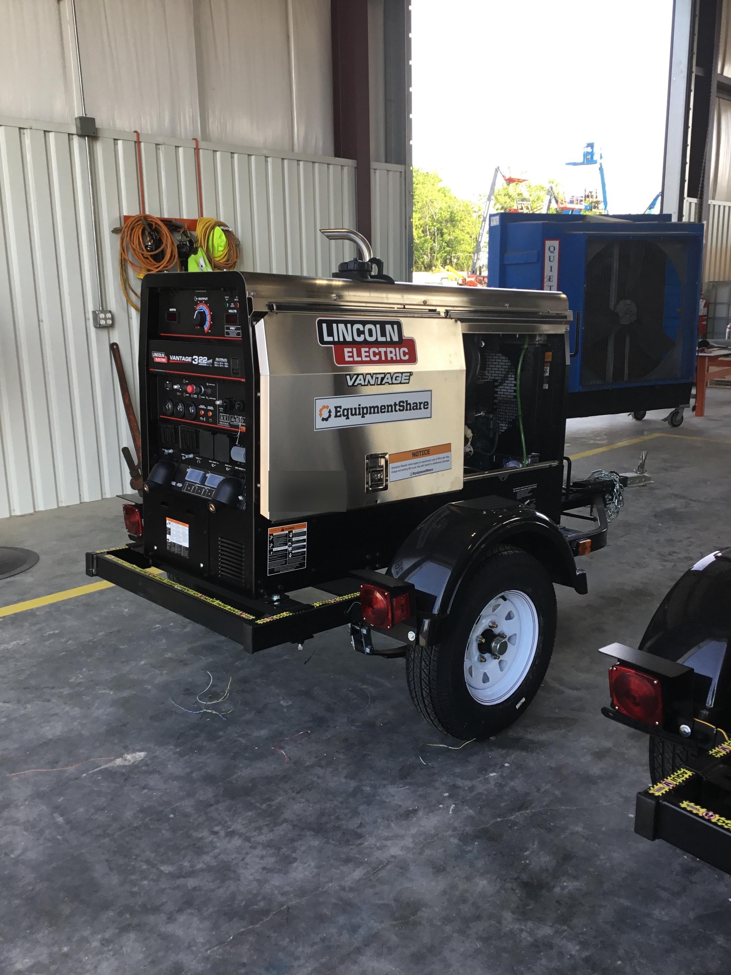 2019 Lincoln Electric Vantage 322 Lincoln Vantage 322 Welder w/Trailer, Light Kit, Cable Rack