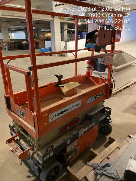 2021 JLG ES1330L
