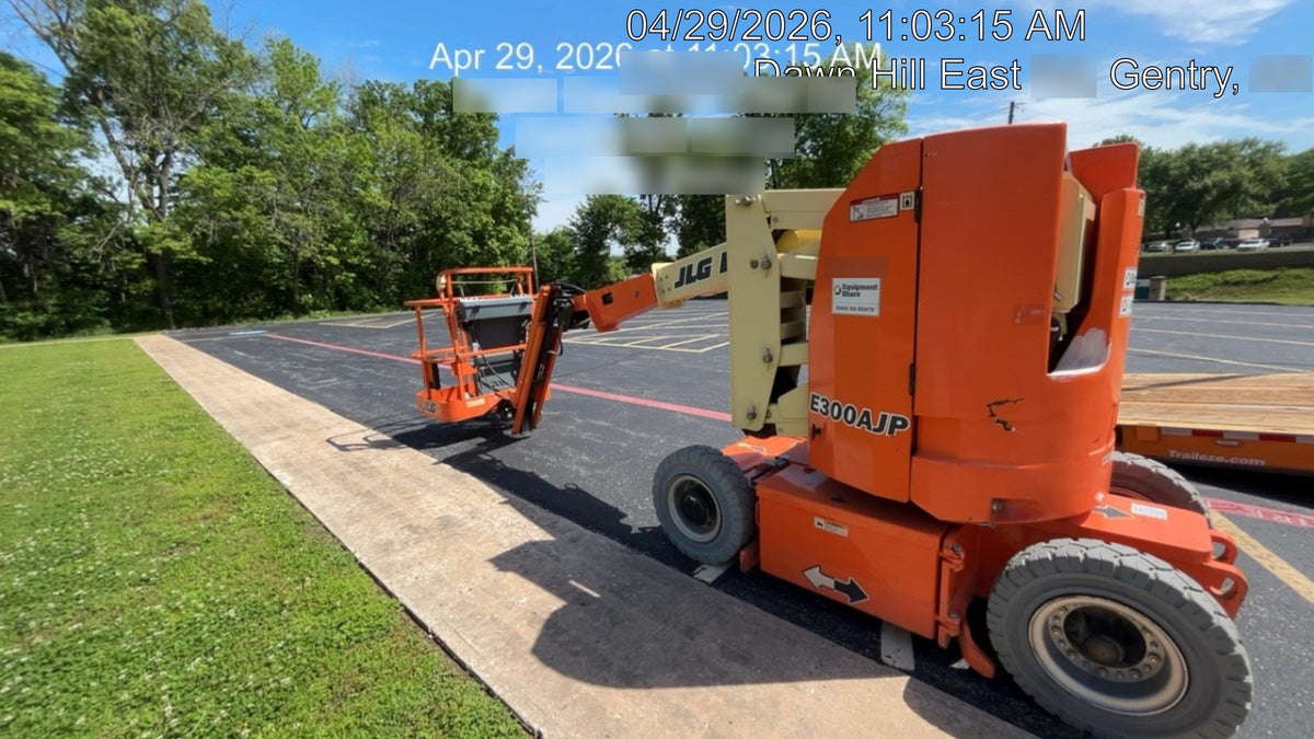 2019 JLG E300AJP